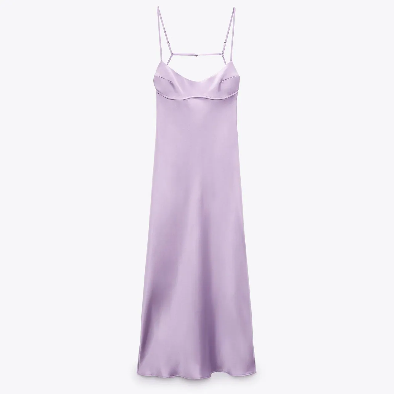 Zara vient de sortir la robe TikTok dans une nouvelle couleur