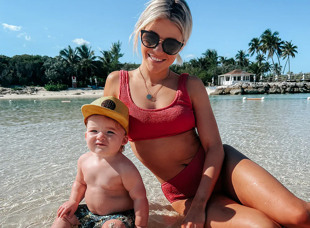Witney Carson de Dancing With The Stars partage son histoire choquante de cancer de la peau