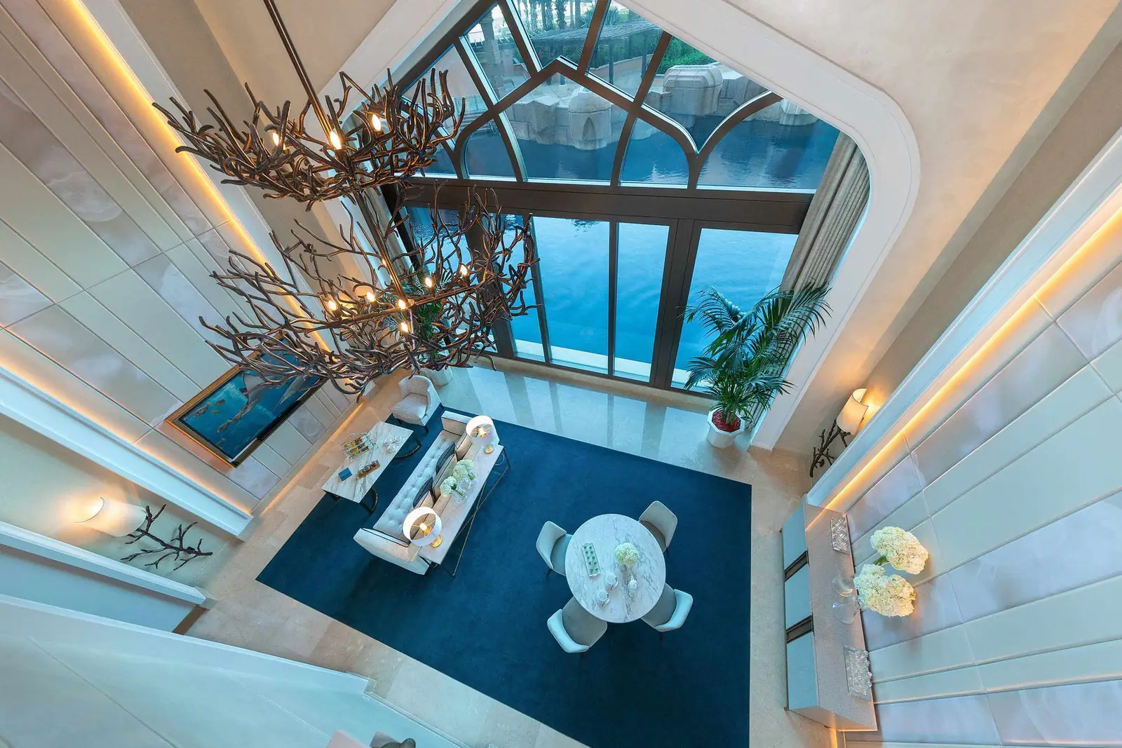 L'image peut contenir Architecture du bâtiment Design d'intérieur Intérieur Fenêtre Puits de lumière et logement