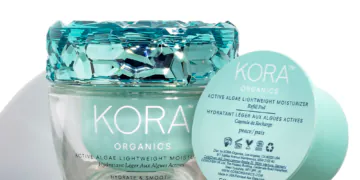 Miranda Kerr dit que sa crème hydratante de deux ans est comme un jus vert pour la peau
