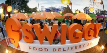 Swiggy Agent in Bengaluru Uses Dunzo to Deliver Order Assigned to Him, Twitter Reacts