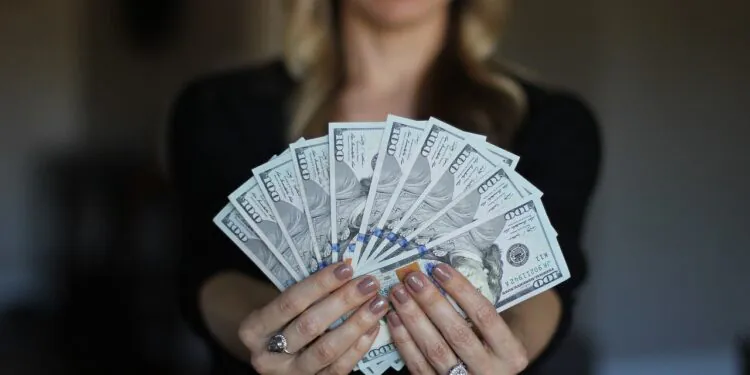Ce que vous devez savoir avant d’investir dans la crypto-monnaie - CryptoMode