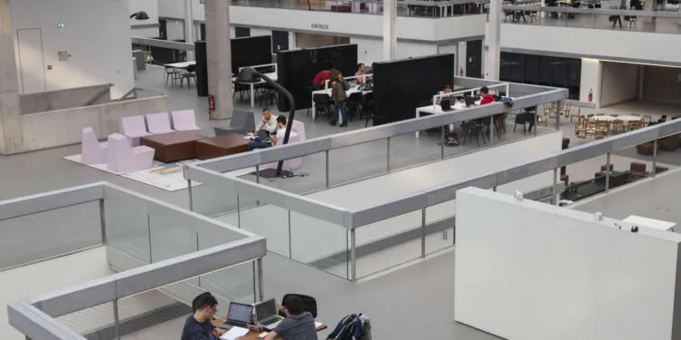 A 36 500 euros par an, les salaires des jeunes diplômés des Grandes Ecoles repartent à la hausse