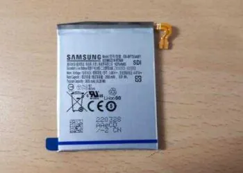 La fuite d'images de la double batterie Samsung Flip 4 laisse entrevoir une capacité et une vitesse de charge améliorées