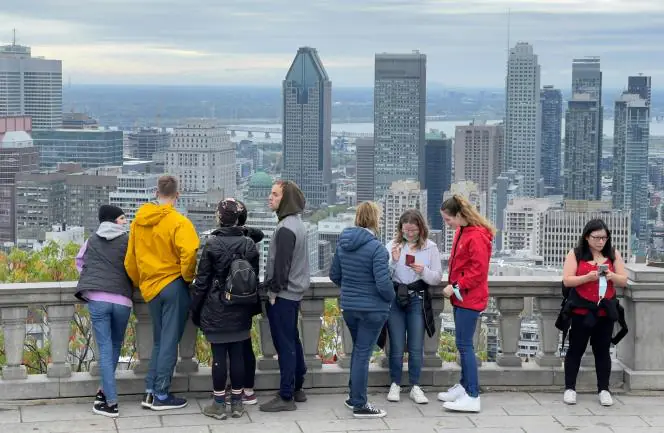 Au Québec, il n'y a pas d'âge minimum pour travailler, l'employeur n'a qu'à obtenir l'autorisation écrite des parents pour les mineurs de moins de 14 ans.