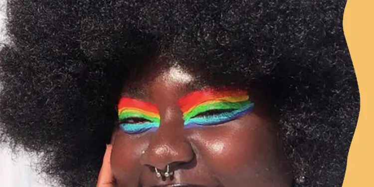 L’image peut contenir : cheveux, visage, humain, personne et sourire