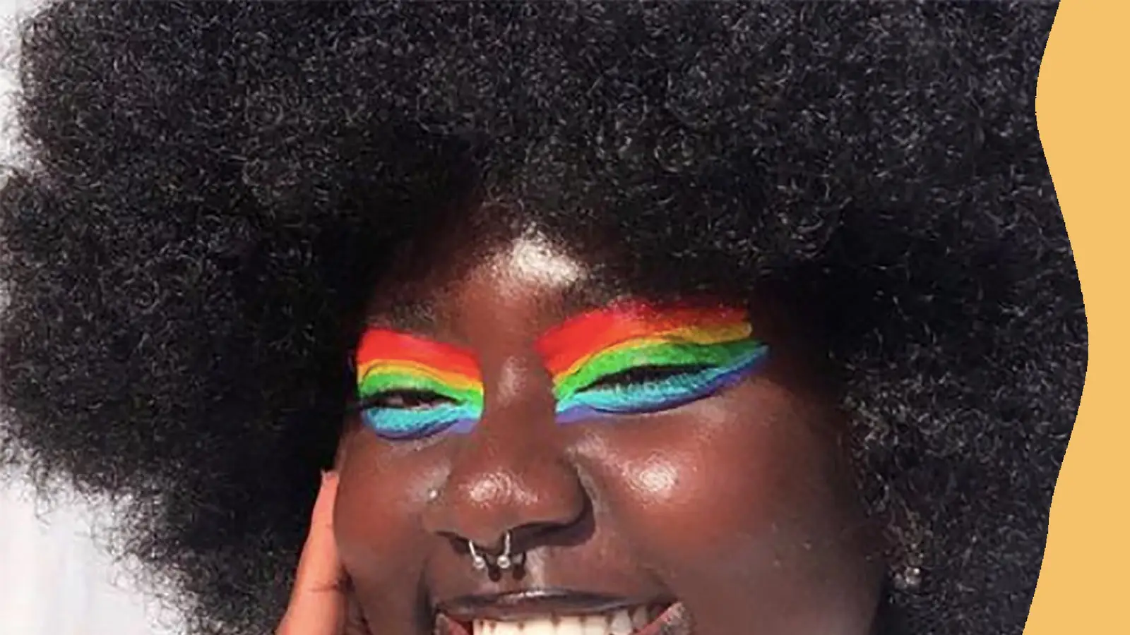 L’image peut contenir : cheveux, visage, humain, personne et sourire