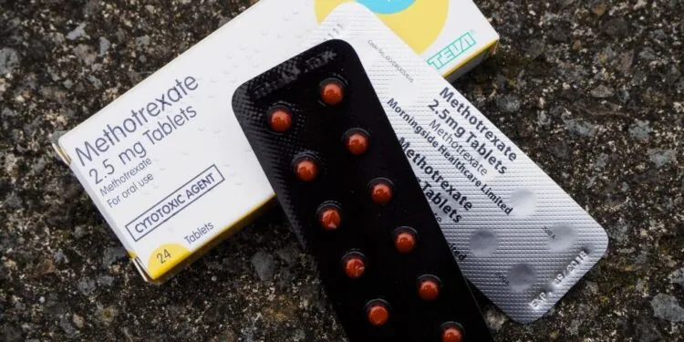L'interdiction de l'avortement par les États pourrait limiter l'accès aux médicaments utilisés pour traiter le lupus et le cancer