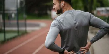 Faire de l'exercice avec une sciatique : voici comment faire, selon les experts