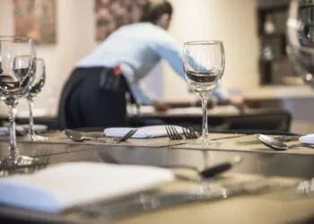 « Rendre le travail plus durable au cours d'une carrière est une voie exigeante, mais plus prometteuse que de frapper les chômeurs »