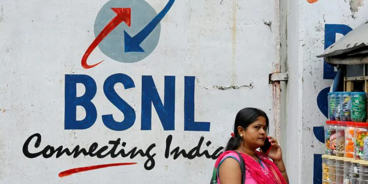 BSNL Rs.  228, RS.  Lancement de 239 plans de recharge mensuels prépayés : rapport