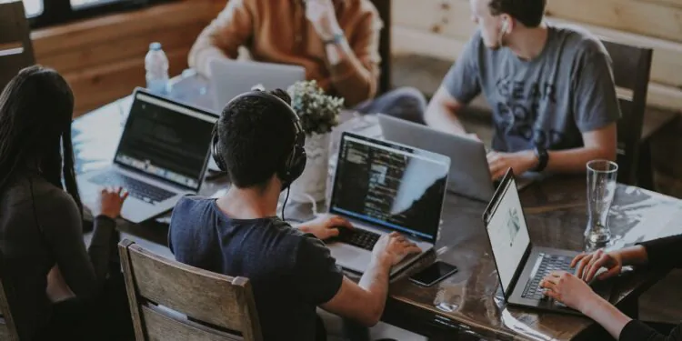 Comment la crypto-monnaie peut aider les entreprises à accélérer leur progression - CryptoMode