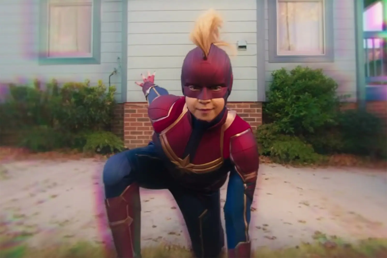 L'image peut contenir un costume de cosplay d'humain et de personne