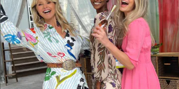 Paulina Porizkova Fait Leloge De La Position De Christie Brinkley