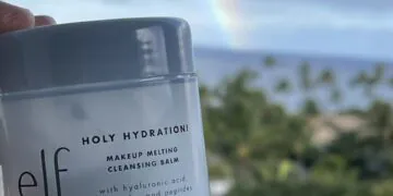 Vacation Beauty Shoutout : elf Holy Hydration Makeup Baume nettoyant fondant