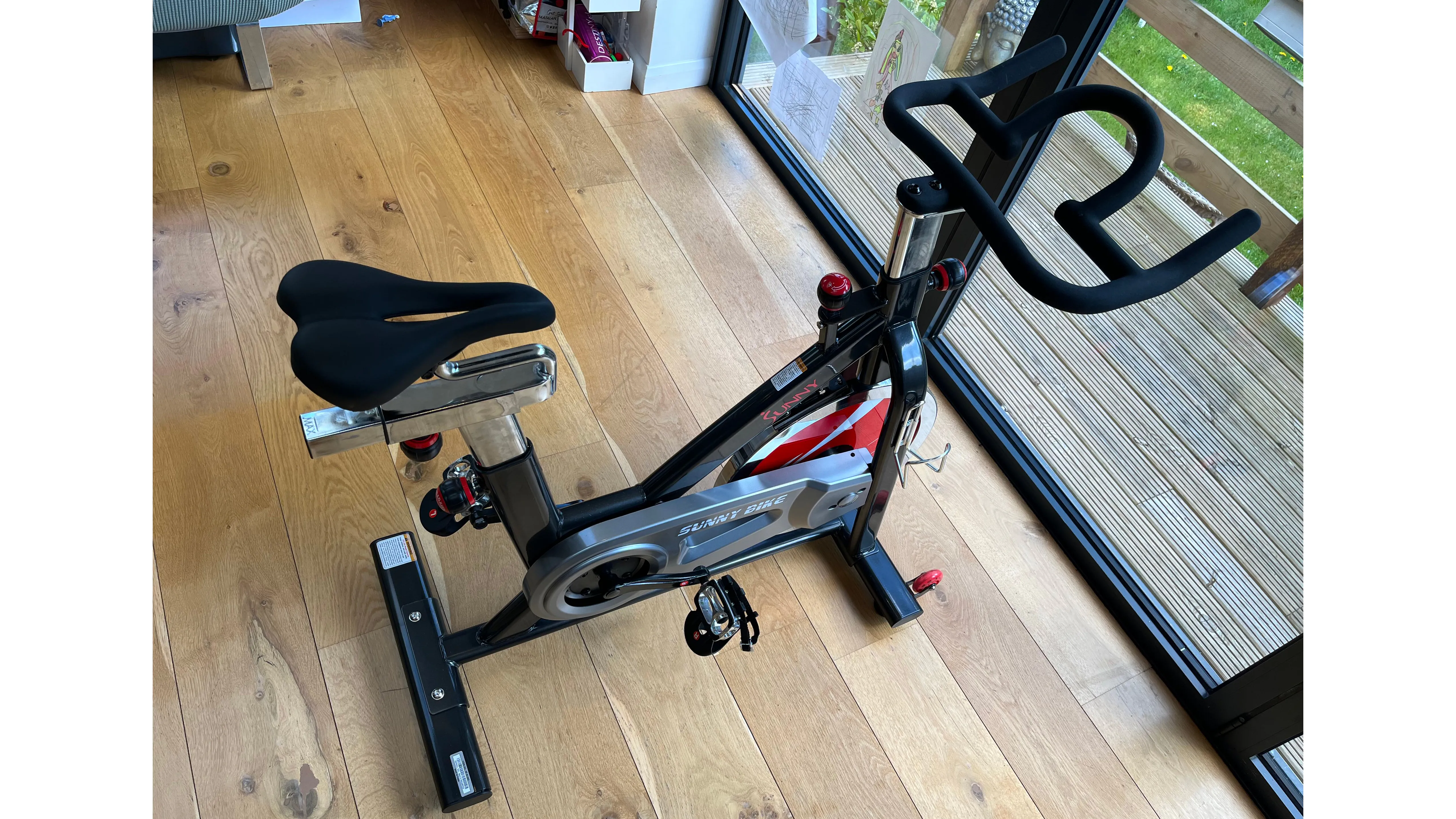 Vélo Sunny Health & Fintess SB1002 à la maison