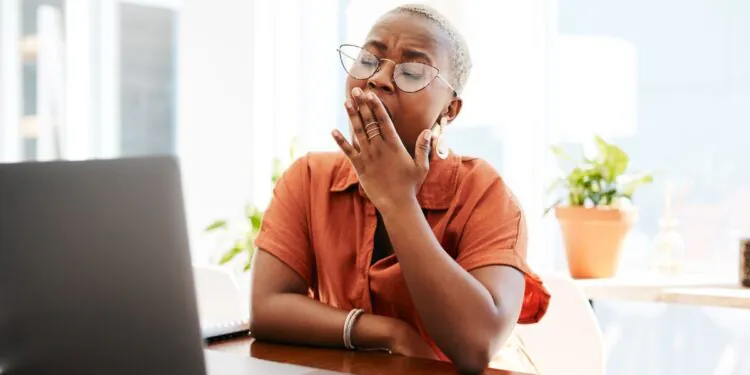 Pourquoi ai-je envie de dormir après avoir mangé ?
