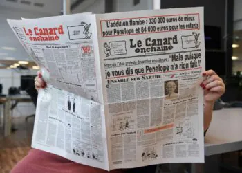 "Le Canard enchaîné" visé par une plainte pour abus de biens sociaux et recel d'abus de biens sociaux