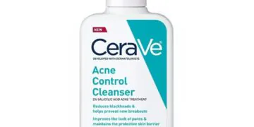 7 produits qui devraient figurer dans toutes les gammes anti-acné
