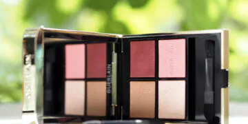 Examen de la palette de roses majestueuses Ombre G de Guerlain