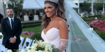La coiffeuse de Teresa Guidice partage les détails derrière ces cheveux de mariage de 10 000 $