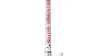 Le crayon volumateur Benefit Gimme Brow combine deux best-sellers dans un produit All-Star