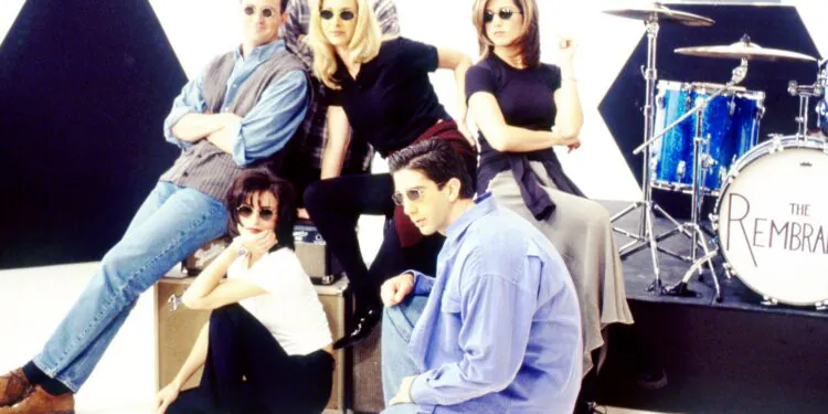 Les créateurs de Lisa Kudrow Friends n'avaient pas à écrire d'histoires sur les personnes de couleur au milieu des critiques de la diversité de la sitcom