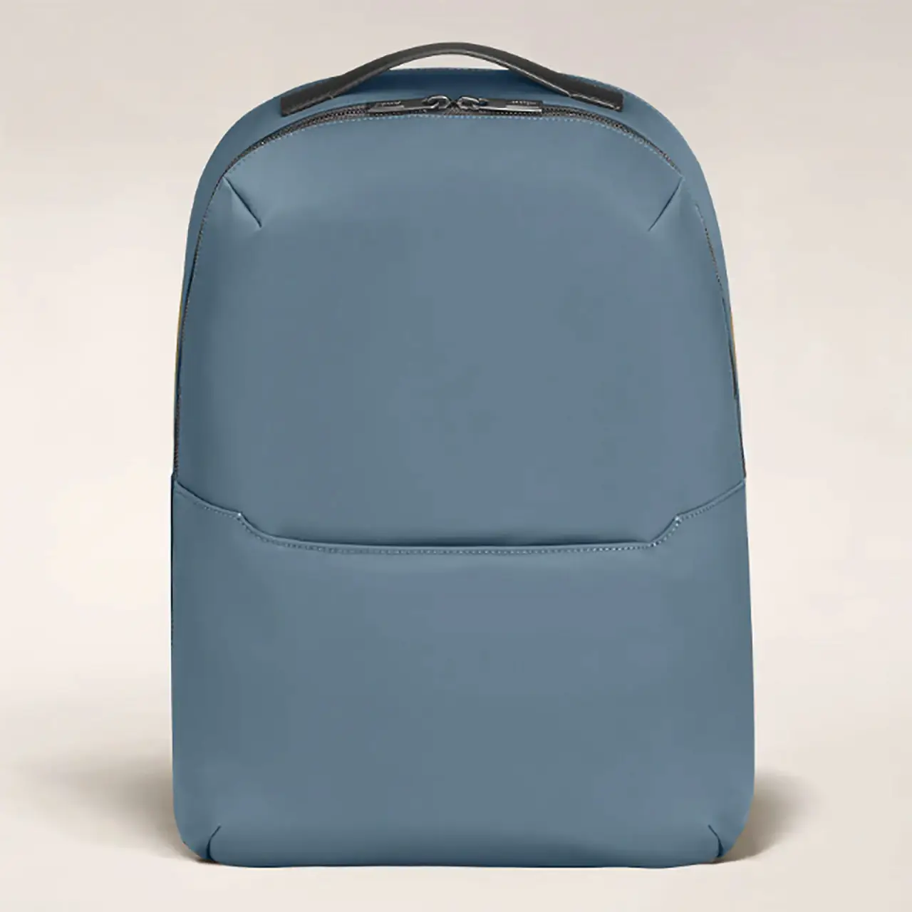 L’image peut contenir : sac à dos et sac