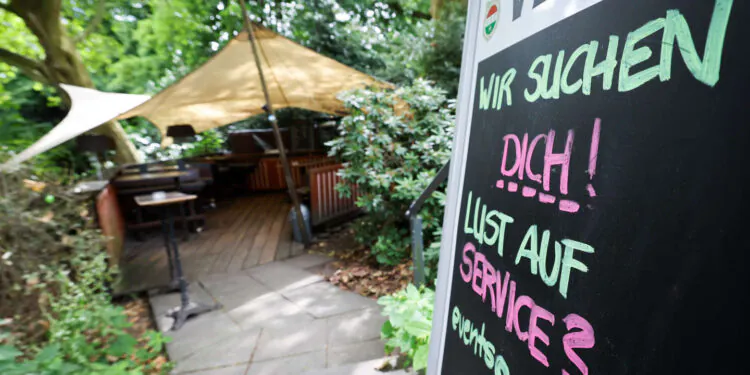 L'Allemagne, durement touchée par la pénurie de main-d'œuvre, s'apprête à réformer sa politique migratoire