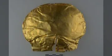 Un masque funéraire en or vieux de 3 000 ans découvert dans la tombe d'un noble en Chine