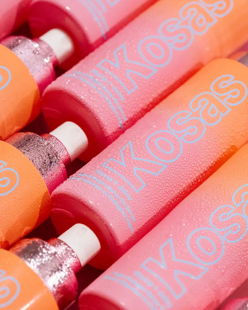 Kosas vient de lancer un sérum en spray et nous ne regarderons jamais en arrière
