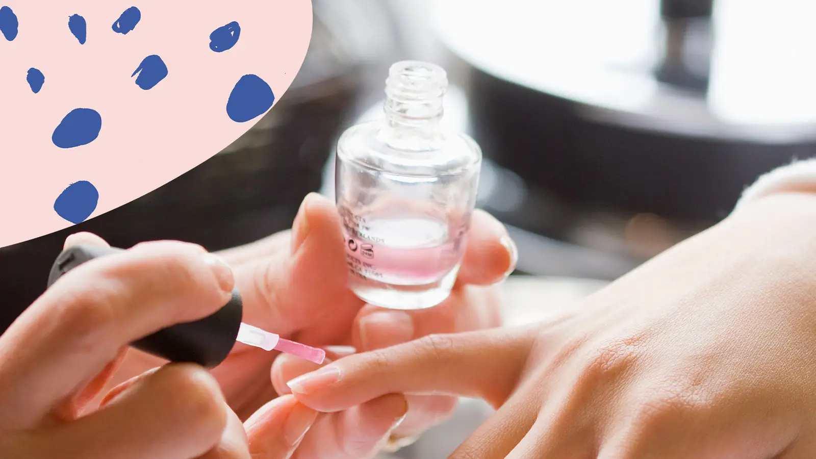 L’image peut contenir : humain, personne, manucure et ongle