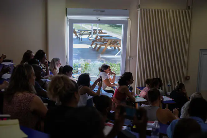 Formation des contractuels de l'Éducation nationale, à l'Institut national supérieur de l'enseignement et de l'éducation (Inspé). Environ 150 enseignants contractuels recrutés pour les écoles primaires de Seine-Saint-Denis y ont participé. A Livry-Gargan, le 25 août 2022.