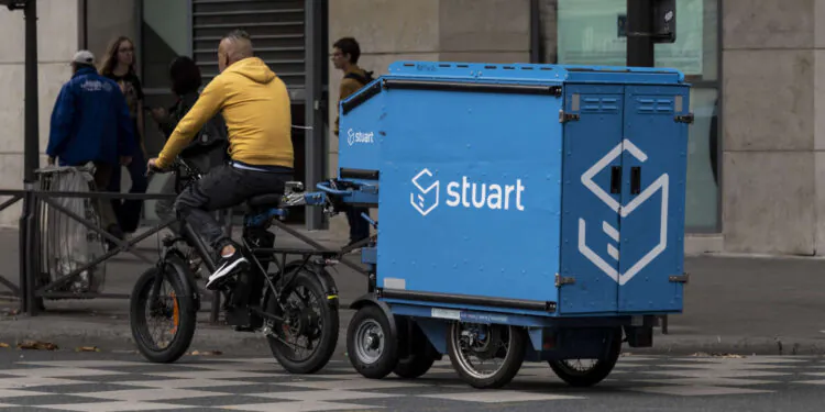 Pour Stuart, filiale de La Poste accusé de travail dissimulé, le procureur requiert la peine maximale