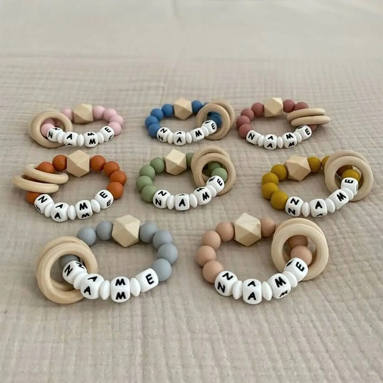 L’image peut contenir : bracelet, bijoux, accessoires, accessoire et perle