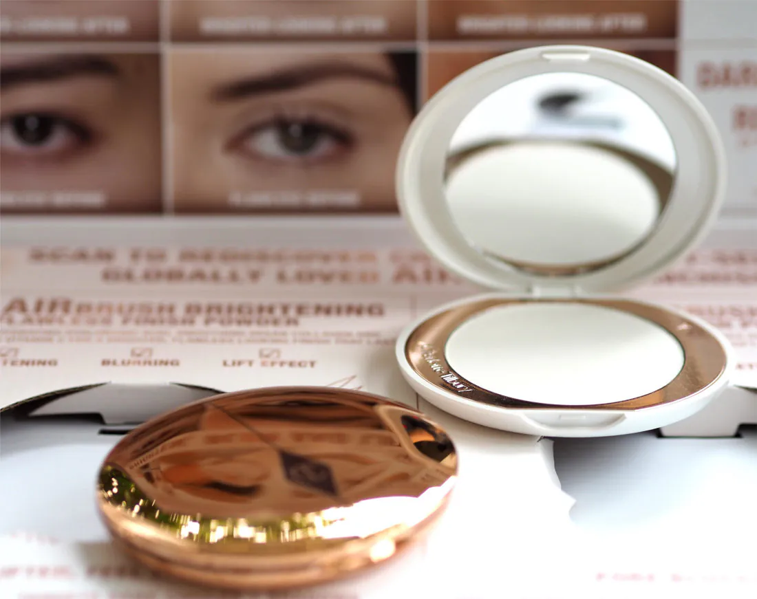 Examen de la poudre de finition impeccable éclaircissante à l'aérographe de Charlotte Tilbury