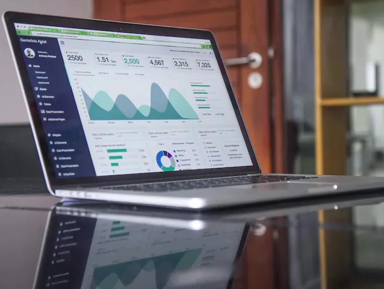 Comment l'automatisation peut aider les équipes comptables à optimiser le processus de clôture de fin de mois