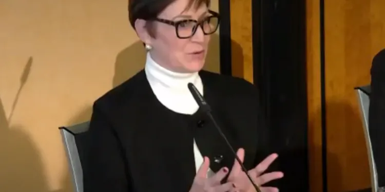 Representant De La Clinique Mayo Au Sommet Mondial De La
