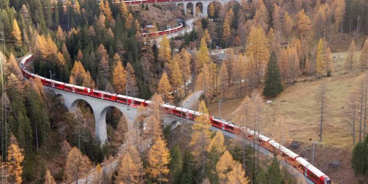 Nous avons trouvé le train le plus long du monde, c'est en Suisse !  (vidéo)