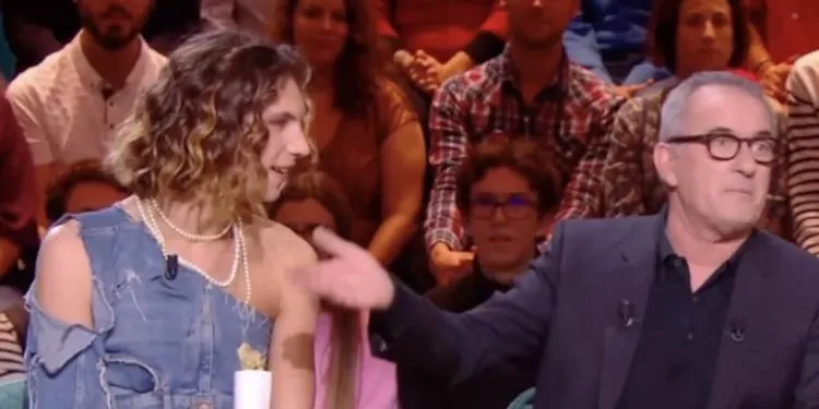 un invité est grossier, Christophe Dechavanne monte dans les remparts (Vidéo)