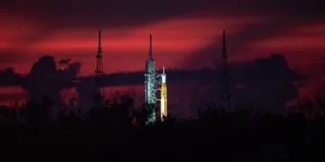 Des fuites aux conditions météorologiques en passant par les problèmes logistiques, il y a beaucoup de choses qui peuvent mal tourner avec un lancement de fusée.  Voici pourquoi il a fallu si longtemps à la NASA pour faire décoller sa Mega Moon Rocket.