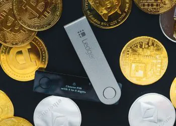 Crypto Lender BlockFi Attracts Bid from Curve On Over 87,000 Suspended Card Holders