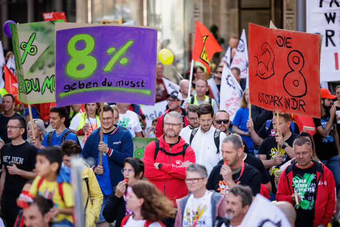 Une manifestation d'ouvriers industriels menée par IG Metall pour des augmentations de salaire à Leipzig le 10 septembre 2022.