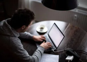 Pourquoi les ordinateurs de bureau coûtent moins cher aux entreprises