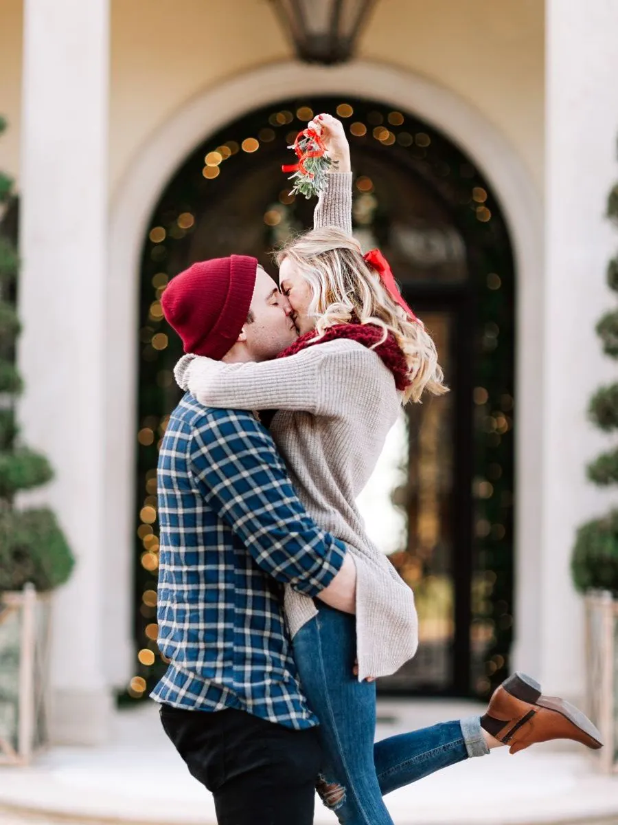 Sesion De Fotos Navideñas Novios, Tartan, Blanc, Debout, Geste