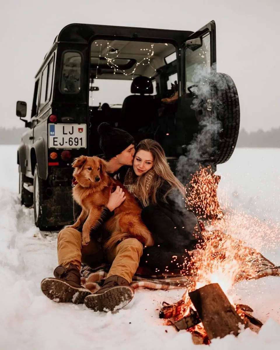 Véhicule, Véhicule à moteur, Pneu automobile, Neige, Capuche, Conception automobile, Pneu, Chapeau, Voiture
