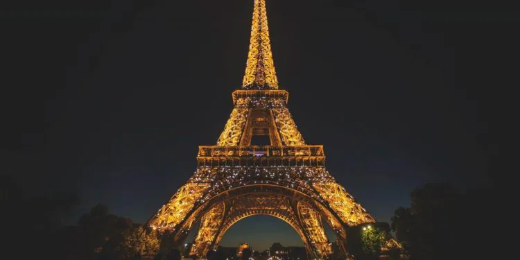 une coupure de courant massive a plongé une partie de la capitale dans le noir