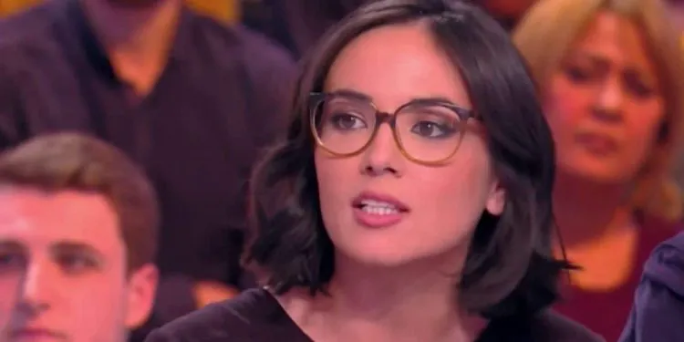 agathe auproux mini jupe fait monter temperature
