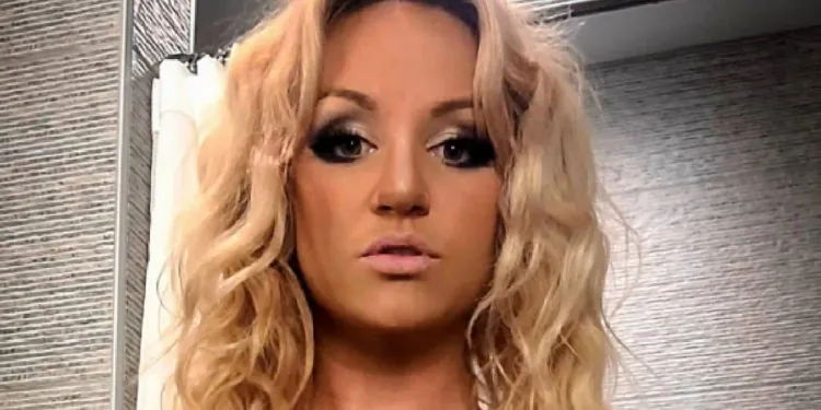 Elle dépense des milliers de dollars pour ressembler à Britney Spears (Vidéo)