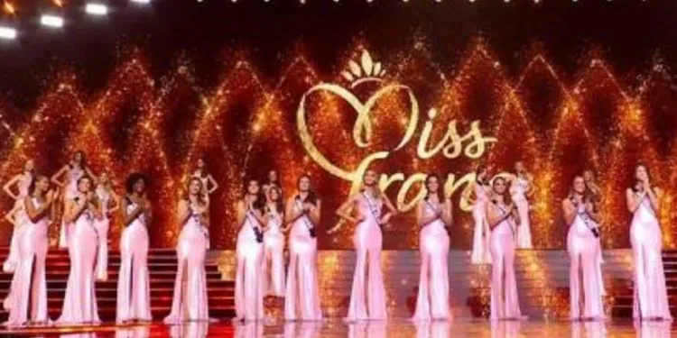 Miss France 2023 : une candidate a fait une grosse chute qui est presque passée inaperçue